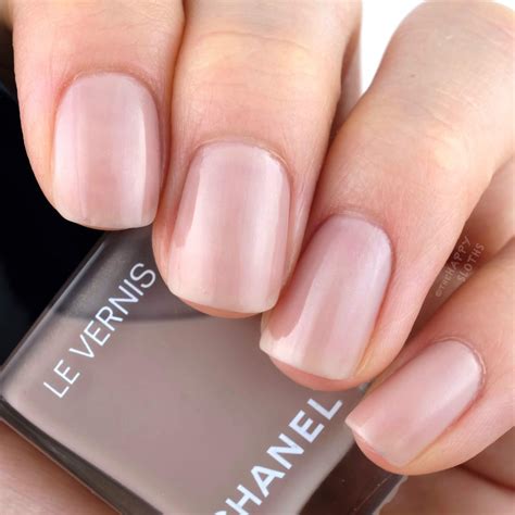 chanel le vernis afterglow|Chanel le vernis nail color.